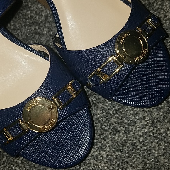 Marc Fisher Navy Blue Wedges Brand New - Picture 2 of 5